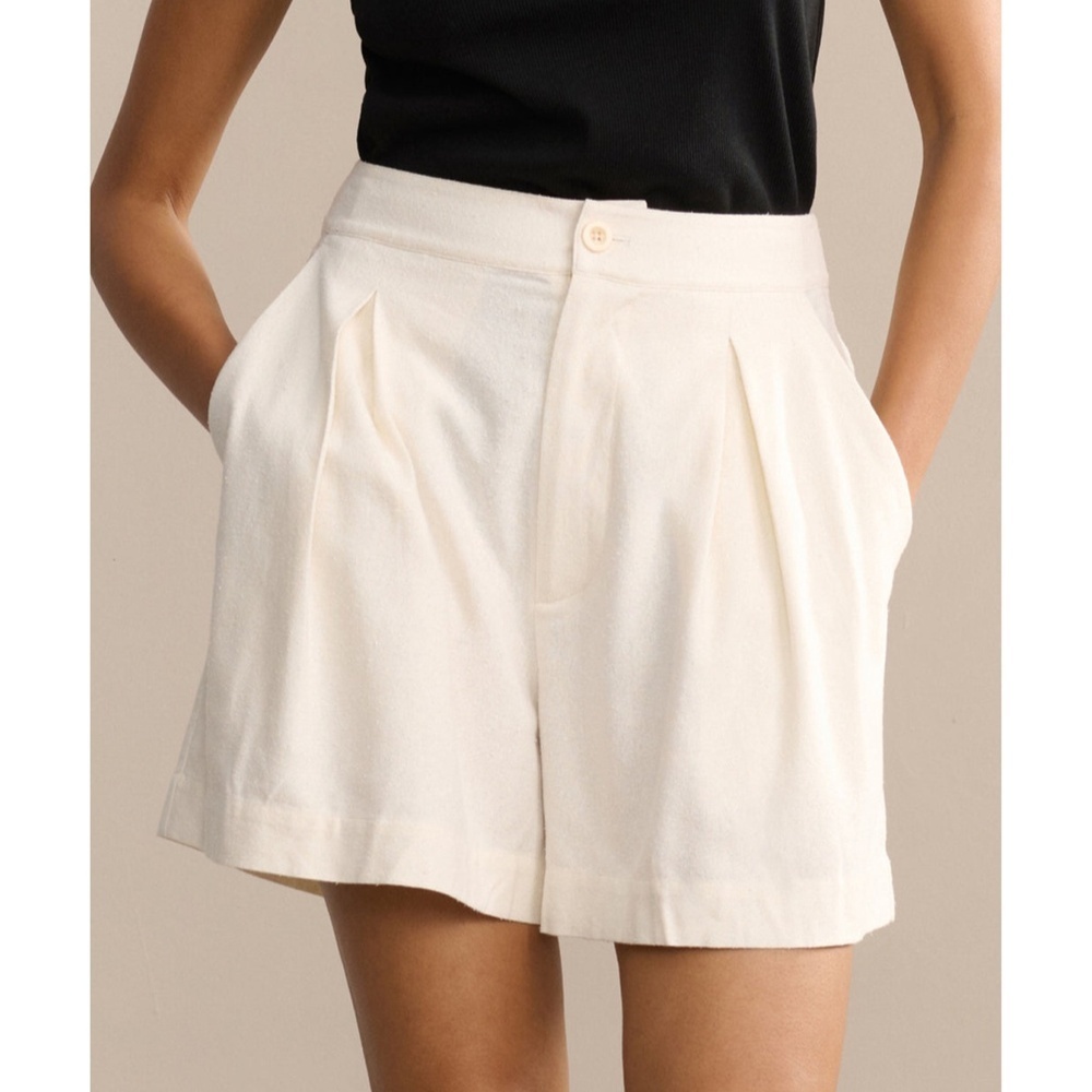 JENNI KAYNE | Bestselling Raw Silk Pleated High Waisted Short in Ivory | Size 12 - Picture 3 of 14